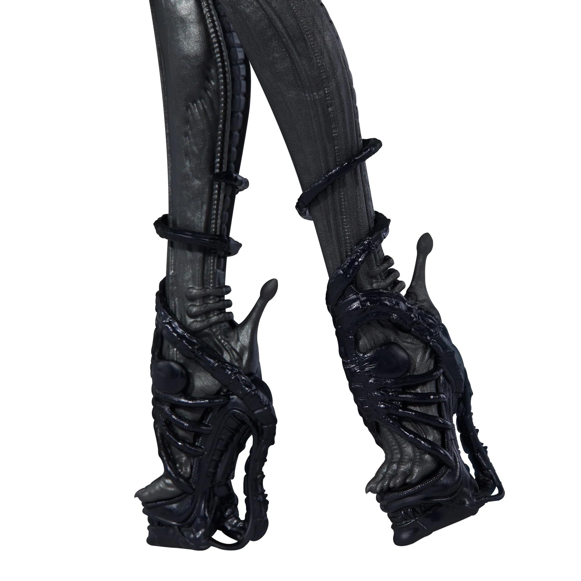 Кукла Monster High Skullector Alien — коллекционная кукла от Mattel ограниченной серии  - фото 4