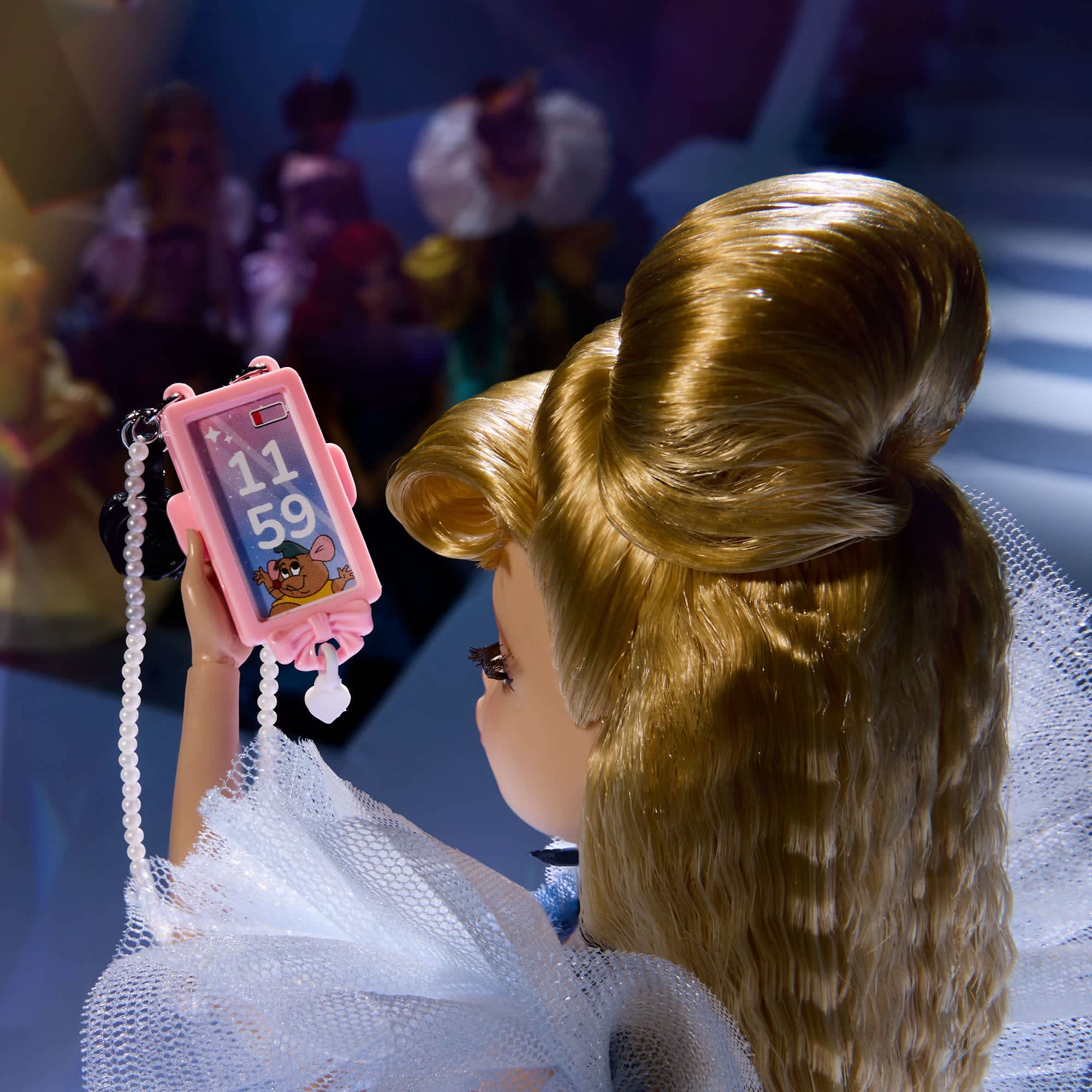 Коллекционная кукла Золушка от Viktor&Rolf x Disney  - фото 2